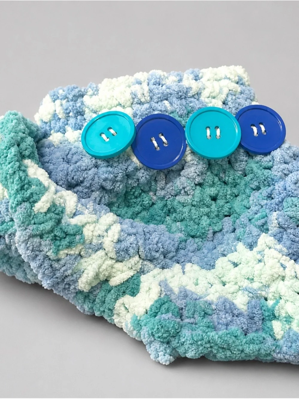 Chunky Knit Peace Sign Bucket Hat Variegated Aqua Blue Marled Festival